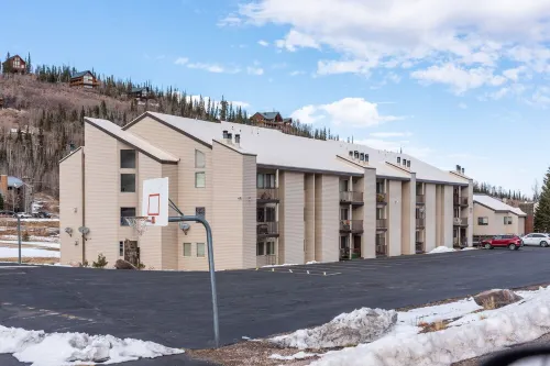 Walk to Giant Steps from this cozy 2 bd/2ba with Private balcony & Mtn views.