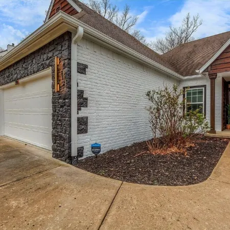 The Woodbriar, close to Hard Rock Casino, downtown Tulsa/BOK + patio w/fire pit