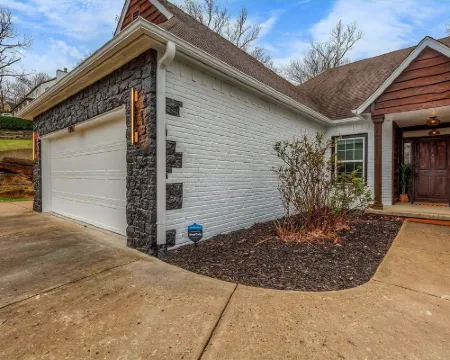 The Woodbriar, close to Hard Rock Casino, downtown Tulsa/BOK + patio w/fire pit Hotels in Catoosa