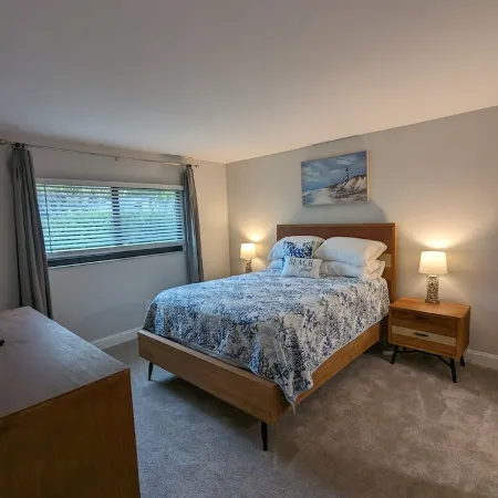 NEW condo! Just 15 min to Ft Myers and Sanibel beach! Great Location!!