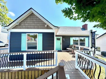 The Sweet Retreat Wheelchair Accessible Historic Home