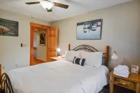 Close to Everything!~Game Room~Fire Pit & Hot Tub~Dogs OK! Lake Access & Dock!