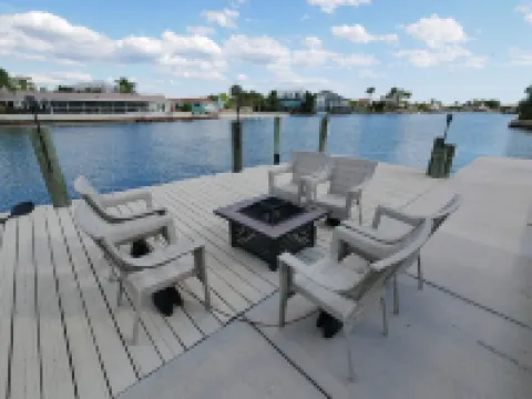 Seascape - WHOLE HOUSE 360 water views, pool, gulf Hotels in Hernando Beach