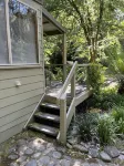 Shadybrook alpine cottage one bedroom No 3 in gardens adjoining the Ovens River