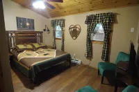 Lake George Diamond Point 3 Bed / 2 Ba two story Cabin