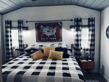 Coco's Cabin #3, Where pets stay free