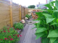 Detached house in Ploumanach - sleeps 4 (2 adults and 2 children)