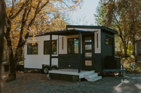 Little Wolf Tiny Home cozy, pet friendly, secluded