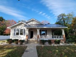 Historic 3BR Bungalow in the Town of Appomattox
