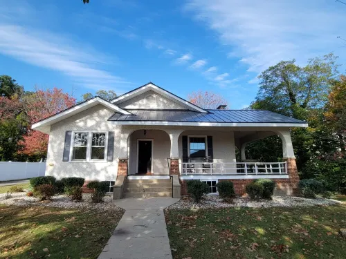 Historic 3BR Bungalow in the Town of Appomattox - Wifi