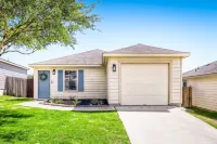 Cozy & Clean 2BR w/views•Lackland BMT•Riverwalk Hotels near Kelly Field Annex/Lackland Air Force Base
