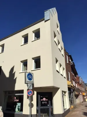 Cozy and charmingly furnished 30sqm apartments in a central location in Husum Husumer Schloss Park附近的飯店