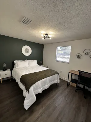 Cozy Retreat Near Downtown Zephyrhills Hotels near Veterans Memorial Park