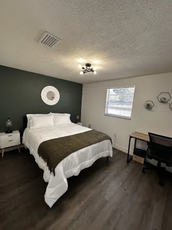 Cozy Retreat Near Downtown Zephyrhills Отели в г. Зефирхиллс