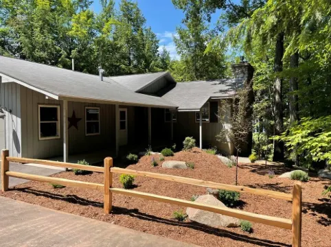 Renovated House on Fence Lake for Families, Sunset View, Boat Dock, Snomo Access