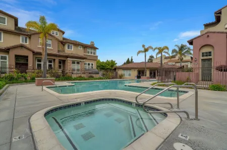 Convenient and Accessible, Park + BBQ + Pool +Gym Отели рядом с достопримечательностью «Сиско»