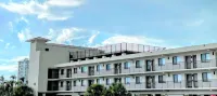 Naples Vanderbilt Beach Getaway Hotels near Mercato