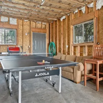 CJ's Lakeview Cabin HotTub Spotless! GameRoom Parking Stocked Kitchen