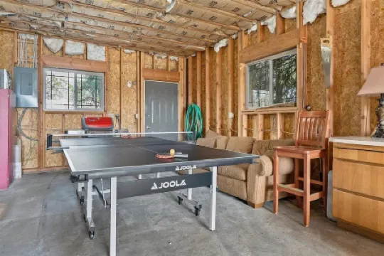CJ's Lakeview Cabin HotTub Spotless! GameRoom Parking Stocked Kitchen