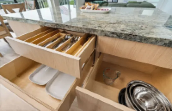 Gorgeous hillside home with ocean views!