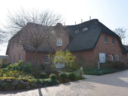 Böhler Butendiek - 5-star vacation apartment under thatch (pet-friendly) Отели в г. Санкт-Петер-Ординг