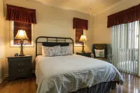 Condo w/ Creek, Golf & Mtn Views, Only 5 Steps to get in and Washer & Dryer!