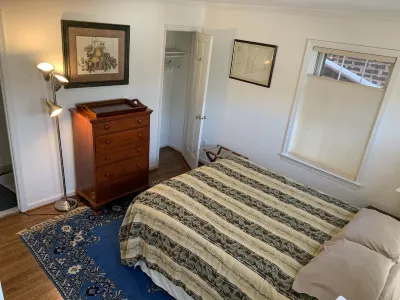 Historic cobblestone street Captain's Row townhouse