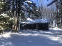 Whitetail Hollow Hotels in Missaukee County