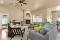 Pool!!,Hardwood, Granite,