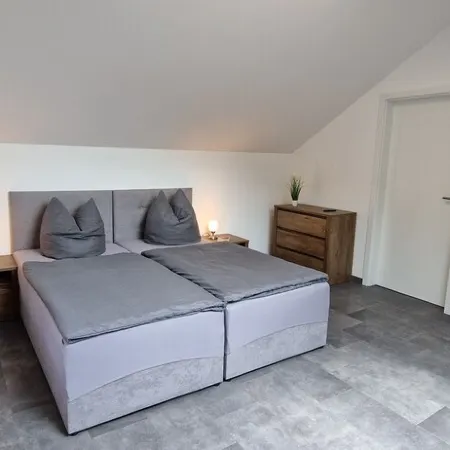 Haus am Wald Ruhig Gelegene Ferienwohnung mit Großem Garten