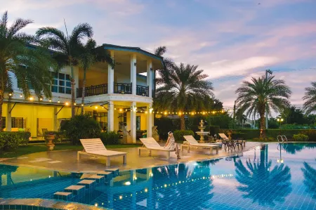 Saitong Resort Отели рядом с достопримечательностью «Krom Luang Chumphon Monument, Pak Nam Pran Subdistrict»