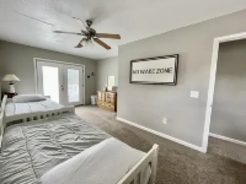 Atwood Lake Large Family Retreat Hotels in Carroll County