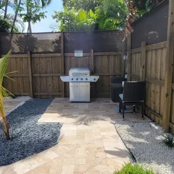 Designer House Heated Pool 3 mi. from the Beach & Downtown