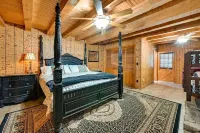 Come relax in a family friendly cabin w/ great amenities and a lake nearby!