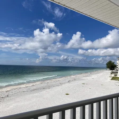 Stunning Condo Inside / Out Direct Beach Front