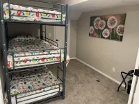 Luxury Basement Apartment with Private Entrance. Play with Farm Animals! Hotels in Springville