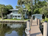 Homosassa River Camp - Waterfront Retreat on the Main River - 4-Star