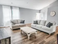 Cozy 2B/2B brand new oasis close to everything in Shady Cove!