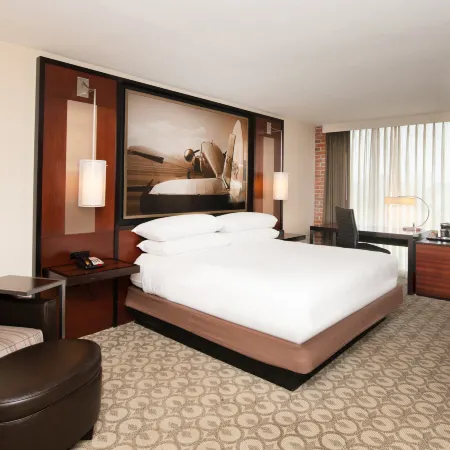 DoubleTree by Hilton Hotel and Suites Charleston Airport