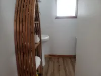 Cute One Room Upstairs Loft just minutes from Bull Shoals Lake & the White River Hotels in Marion County