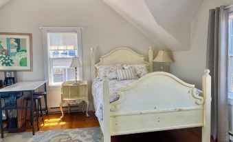 Adorable guest house with saltwater pool and spa with views close to beach