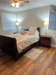 WALKING DISTANCE to Ole Miss campus! Perfect for baseball and football weekends. Burns-Belfry Museum and Multicultural Center 주변 호텔