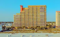 Luxurious penthouse with all the amenities. Oceanfront with fabulous views.