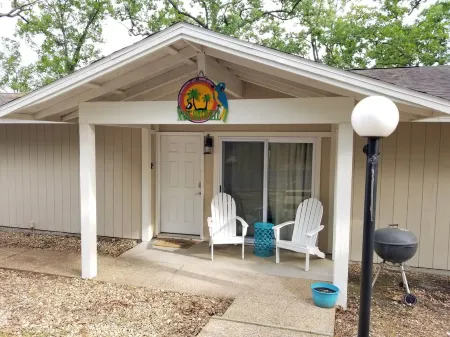 Lake House Retreat-No Steps-2b/2ba at Margaritaville Отели в г. Осейдж Тауншип