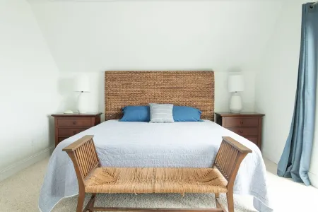 Harkers Hideaway - Waterfront Home with Private Dock & Private Beach