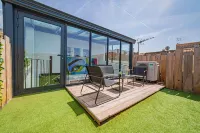 Maison Type Loft Avec Jacuzzi et Terrasse sur les Toits Hotel dekat Lac des Dagueys