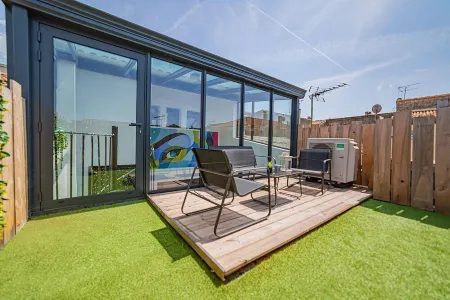 Maison Type Loft Avec Jacuzzi et Terrasse sur les Toits Отели в г. Либурн