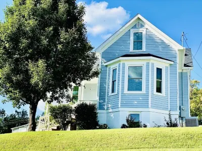 Modern Victorian - 1910 Guesthaus