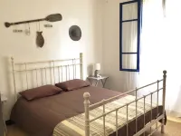 Rare and typical holiday house 400 m from the beach !!! Hotels in Agde