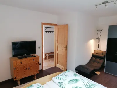 Comfortable 2 room apartment only 200 meters from the valley station. Hotels in der Nähe von Bad Kohlgrub